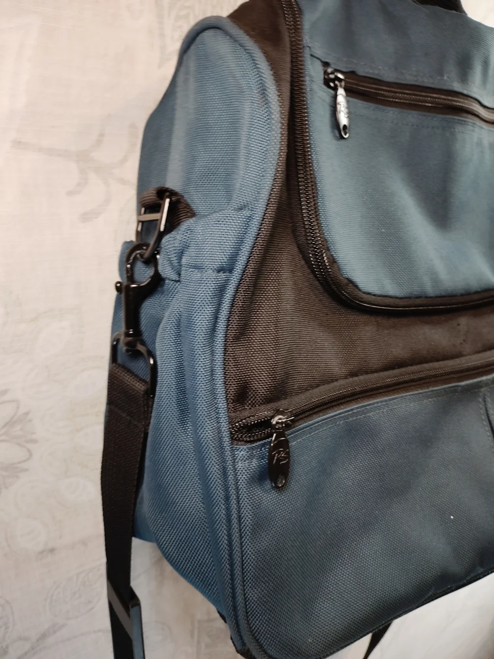 Rick Steves Green and Black Euro Flight Travel /Carry On/Duffle Bag